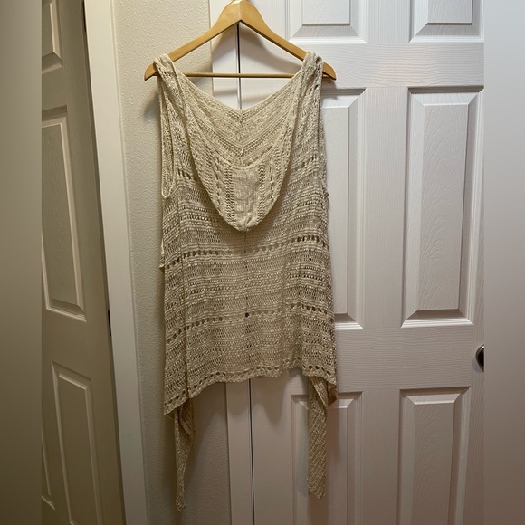 Sleeveless Cardigan - Picture 2 of 6